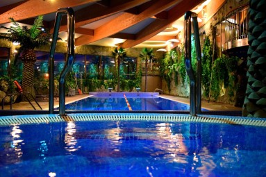 Popołudnie w Jacuzzi Warszawa - prezent dla kobiety_PP