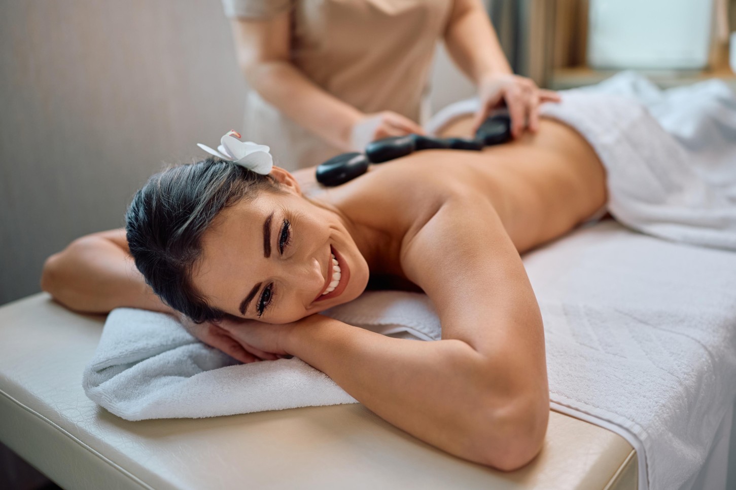 Masaż Gorącymi Kamieniami | Warszawa | ul. Chmielna 5 