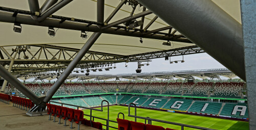 Zwiedzanie Stadionu Legii Warszawa dla Dwojga -prezent dla dzieci