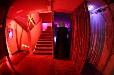 Paintball Laserowy – Rozgrywka dla 4 osób (30 minut) Warszawa - prezent  na urodziny