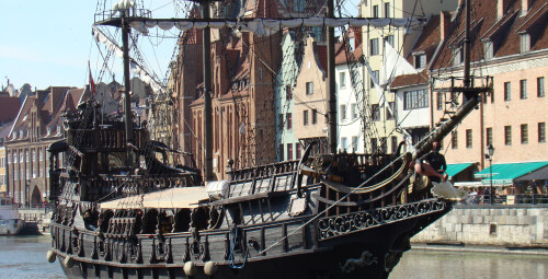 Rejs Wycieczkowy Łodzią Piracką dla Dwojga | Trójmiasto -prezent dla pary