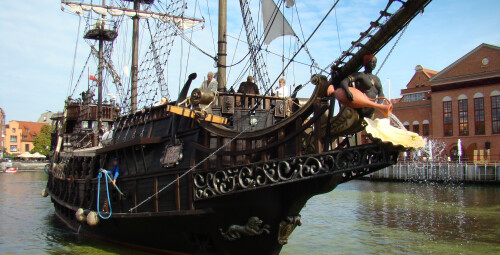 Rejs Wycieczkowy Łodzią Piracką dla Dwojga | Trójmiasto -prezent dla żony