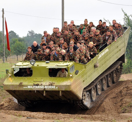 Przejażdżka Wojskową Amfibią Gąsienicową PTS-M | Borne Sulinowo