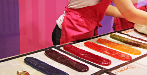 Pokaz w Manufakturze Cukierków dla Dwojga ze Słodkim Upominkiem | Warszawa -prezent dla pary