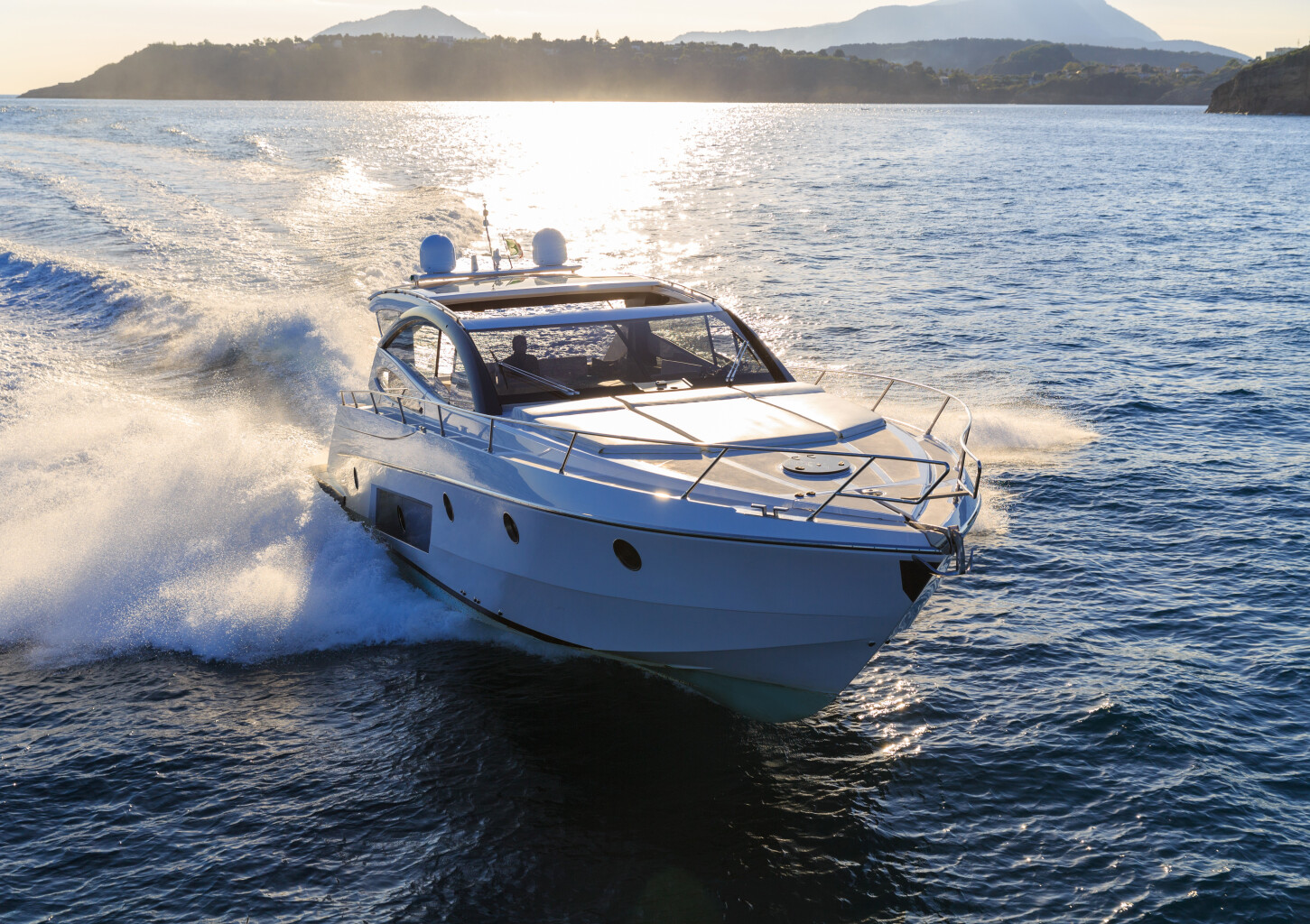 Rejs Motorówką ze Sternikiem | Wrocław