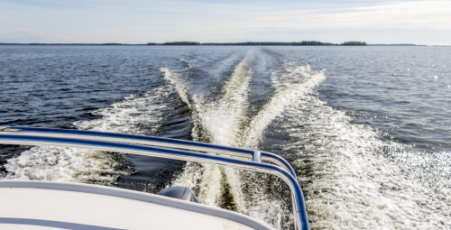 Rejs Motorówką ze Sternikiem-prezent dla dziewczyny