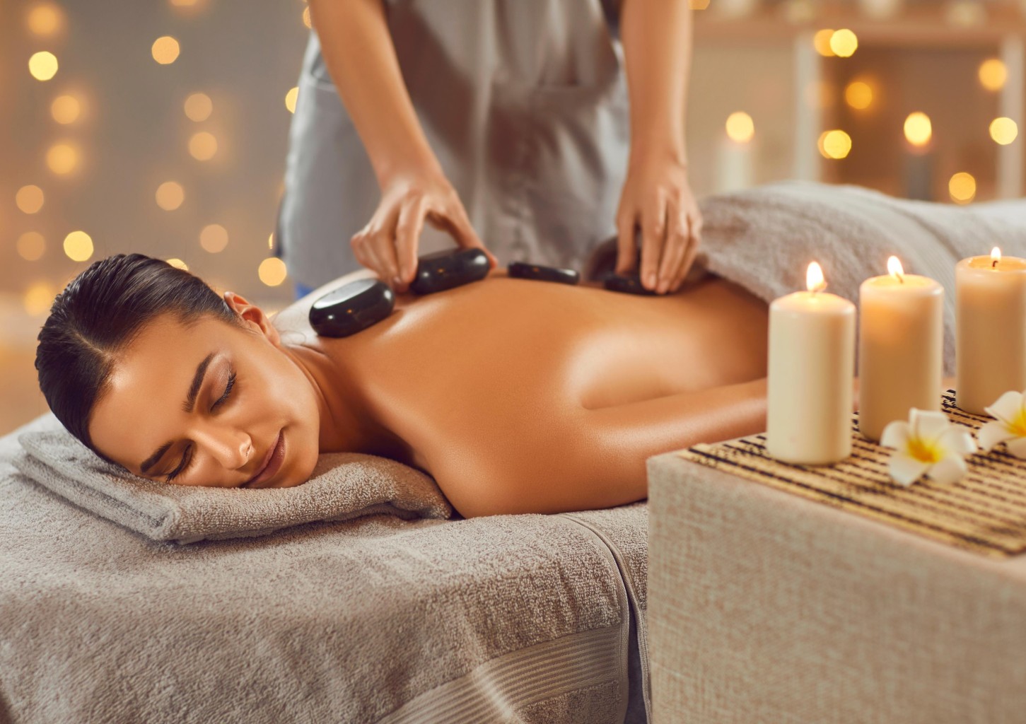 Masaż Gorącymi Kamieniami | Wiele Lokalizacji