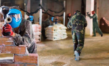 Paintball w Labiryncie Splat Arena - Prezent na Dzień Chłopaka