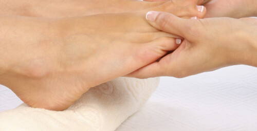 Pedicure Hybrydowy - Prezent dla kobiety