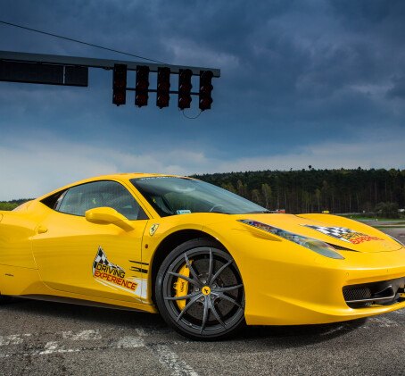 Jazda Ferrari 458 Italia na Torze (5 okrążeń) | Wiele Lokalizacji