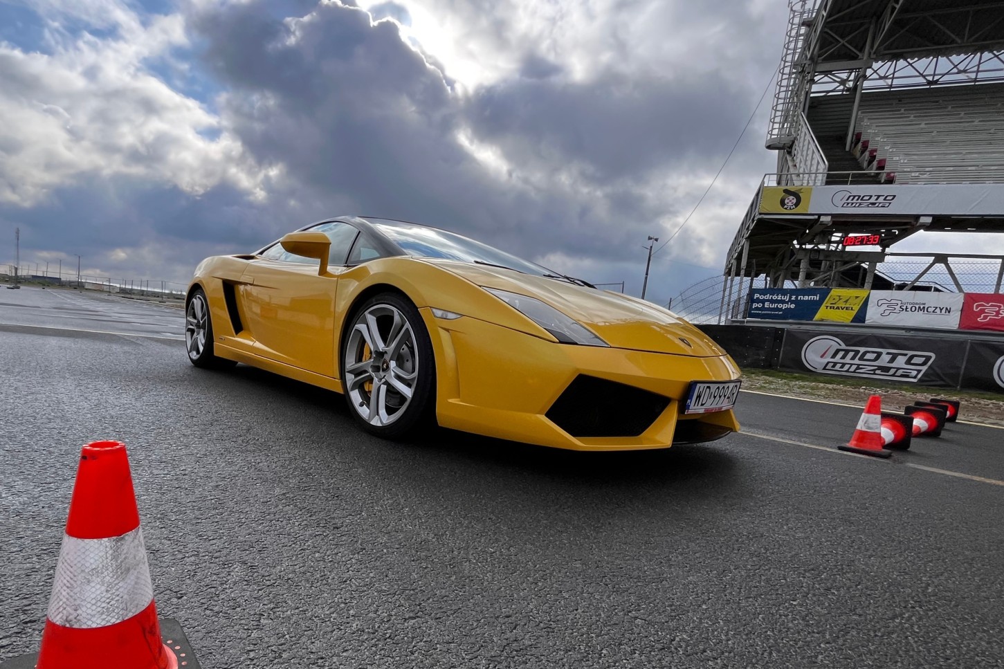 Jazda Lamborghini Gallardo (2 okrążenia) | Wiele Lokalizacji