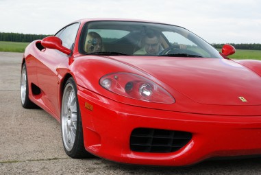 Ostra Jazda Ferrari (6 okrążeń) - Prezent dla mężczyzny