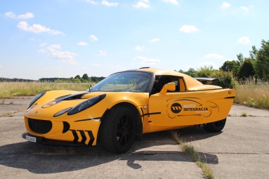 Jazda Lotus Exige (8 okrążeń) - Prezent na Dzień Chłopaka