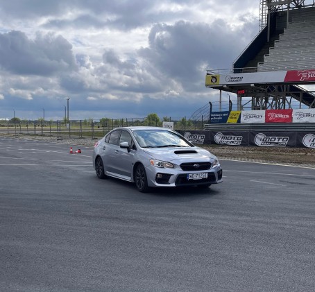Jazda Subaru (4 okrążenia) | Wiele Lokalizacji