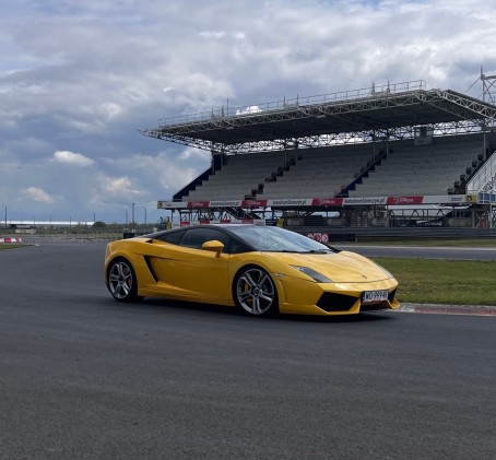 Jazda Lamborghini Gallardo (4 okrążenia) | Warszawa (okolice)