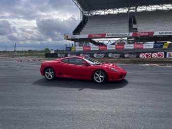 Pojedynek Lamborghini vs Ferrari-Prezent dla Męża_P