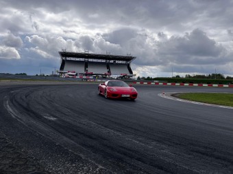 Pojedynek Lamborghini vs Ferrari-Prezent dla Brata_P