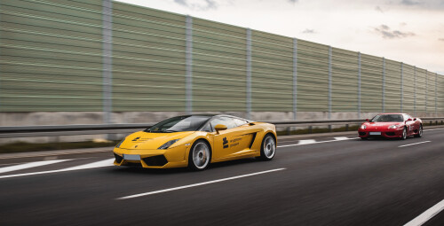 Pojedynek Lamborghini vs Ferrari- Prezent dla znajomego_W