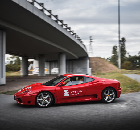 Poprowadź Ferrari Ulicami Miasta z Filmowaniem