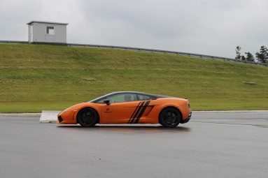 Jazda Lamborghini Gallardo (4 okrążenia) - Prezent na Dzień Chłopaka