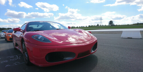 Jazda Ferrari (1 okrążenie) - Prezent dla mężczyzny