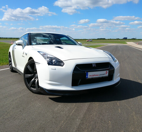 Jazda Nissanem GTR (1 okrążenie) | Wiele Lokalizacji