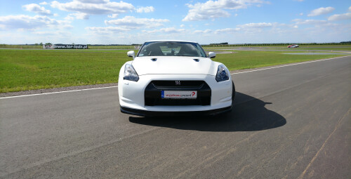 Jazda Nissanem GTR (1 okrążenie) - Prezent dla mężczyzny