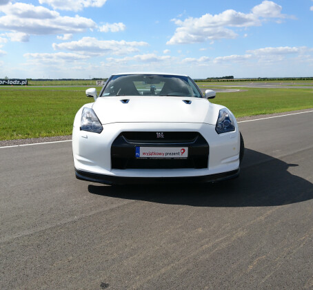 Jazda Nissanem GTR (2 okrążenia) | Wiele Lokalizacji