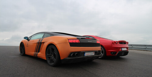 Pojedynek Ferrari vs Lamborghini (2 okrążenia) - Prezent dla chłopaka
