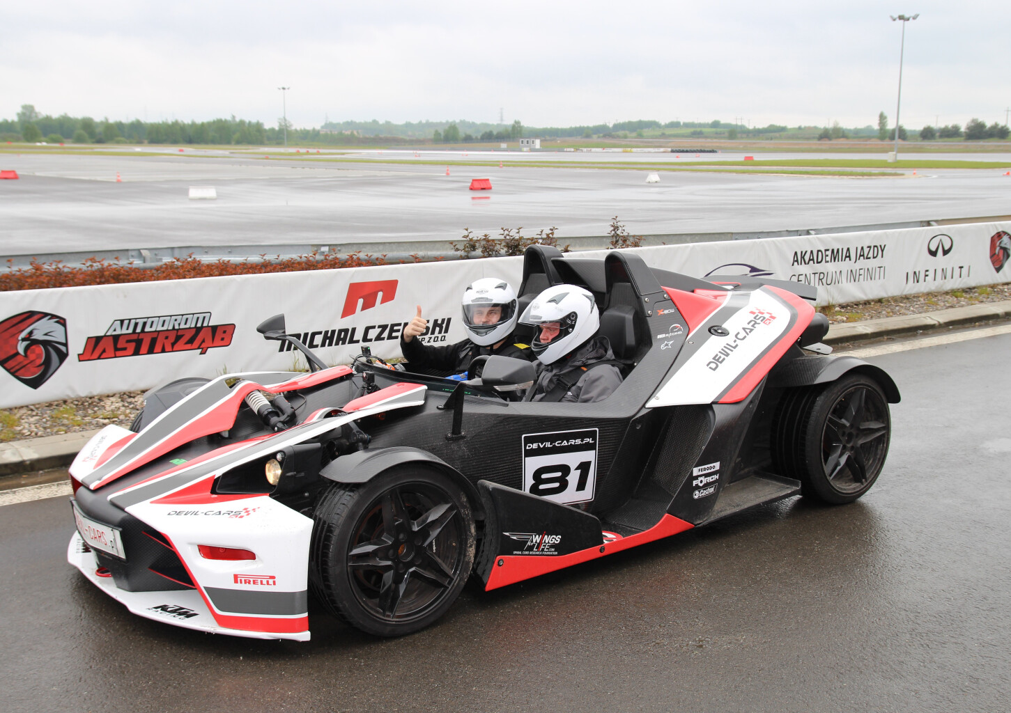 Pojedynek Lamborghini Gallardo vs KTM X-Bow (4 okrążenia) | Wiele Lokalizacji