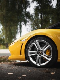 Poprowadź Lamborghini Ulicami Miasta z Filmowaniem - prezent dla męża_W