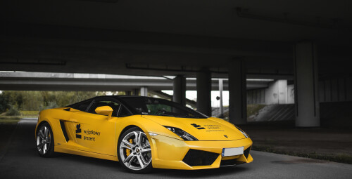 Poprowadź Lamborghini Ulicami Miasta z Filmowaniem - prezent dla brata_W