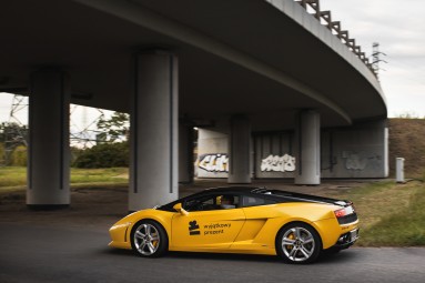 Poprowadź Lamborghini Ulicami Miasta z Filmowaniem - prezent dla kolegi_W