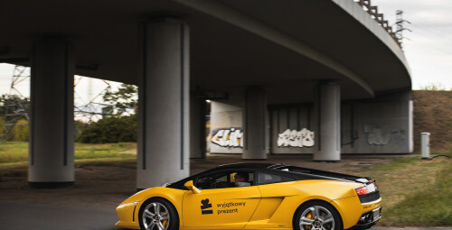 Poprowadź Lamborghini Ulicami Miasta z Filmowaniem - prezent dla kolegi_W