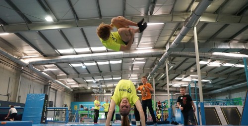 Szalona Zabawa w Parku Trampolin dla Dwojga | Łódź - prezent na mikołajki_PP