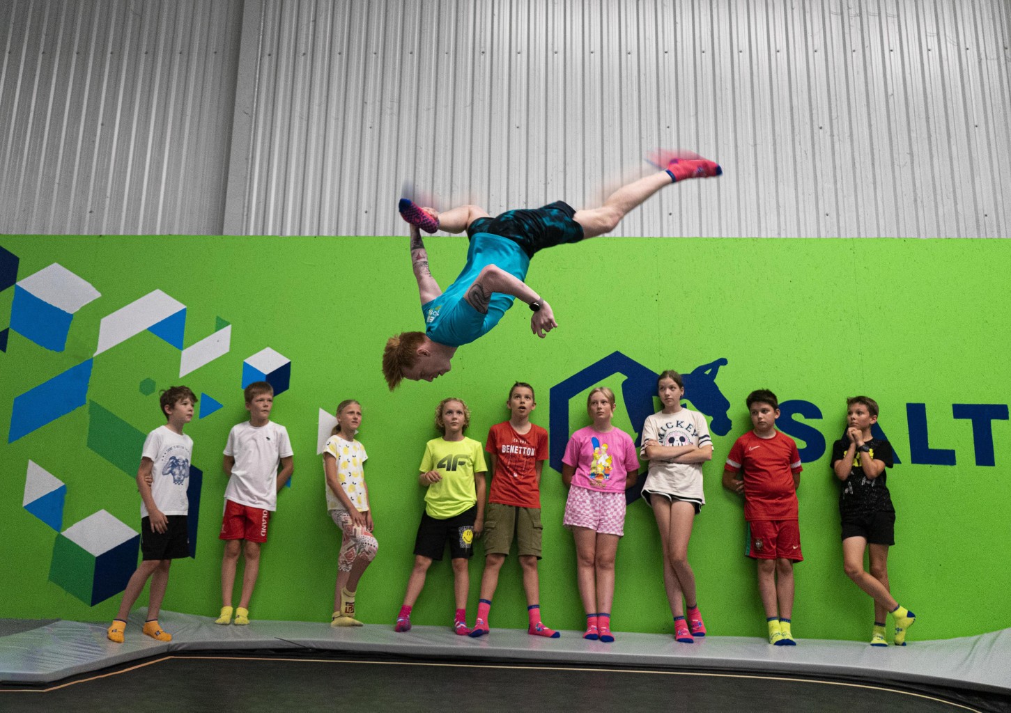 Szalona Zabawa w Parku Trampolin z Trenerem | Łódź