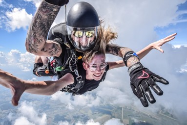 Skok ze Spadochronem z Filmowaniem Selfie - Prezent na Panieńskie_P