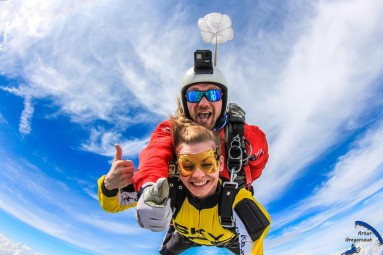 Skok ze Spadochronem z Filmowaniem Selfie_Prezent z Okazji Rocznicy_P