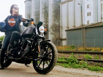Jazda Motocyklem Harley-Davidson z Filmowaniem - Prezent dla Niego - P