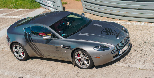 Jazda Aston Martinem Vantage (1 okrążenie) - prezent dla szefa