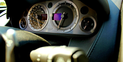 Jazda Aston Martinem Vantage (2 okrążenia) - prezent na święta