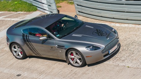 Jazda Aston Martinem Vantage (3 okrążenia) - prezent dla ojca