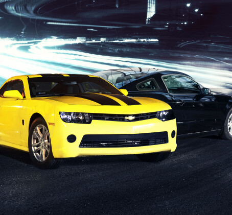 Amerykański Pojedynek Chevrolet Camaro vs Ford Mustang (2 okrążenia) | Wiele Lokalizacji