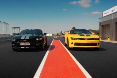 Amerykański Pojedynek Chevrolet Camaro vs Ford Mustang (4 okrążenia)  - prezent dla mężą