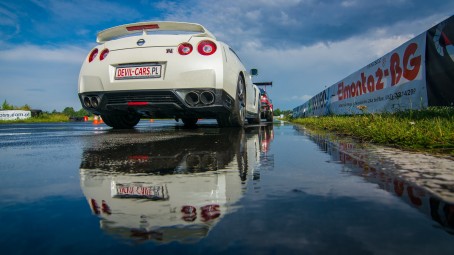 Jazda Nissan GTR (2 okrążenia) | Wiele Lokalizacji