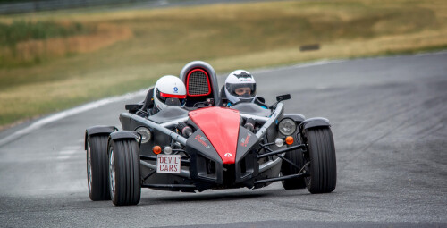Pojedynek Ferrari vs Ariel Atom (4 okrążenia) | Wiele Lokalizacji  Tor Bednary, Tor Kartingowy Poznań, Tor Jastrząb, Tor Toruń, Tor Ułęż, Tor Kielce-Masłów, Tor Gdańsk-Pszczółki, Tor Słomczyn, Tor Koszalin, Tor Kraków, Tor Olsztyn, Tor Łódź, Tor Modlin, Tor Słabomierz, Tor Wrocław-Oleśnica, Tor Białystok #2