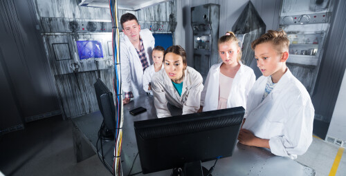 Zabawa w Escape Room dla Przyjaciół | Wiele Lokalizacji Trójmiasto, Poznań, Olsztyn, Katowice, Szczecin, Wrocław, Łódź - prezent dla grupy