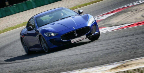 Jazda Maserati (1 okrążenie) | Wiele lokalizacji - prezent dla singla