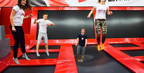 Zabawa w Parku Trampolin dla Dwojga - prezent na święta