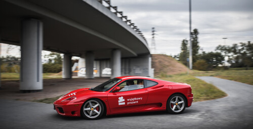 Poszalej Ferrari Ulicami Miasta - prezent dla taty_W